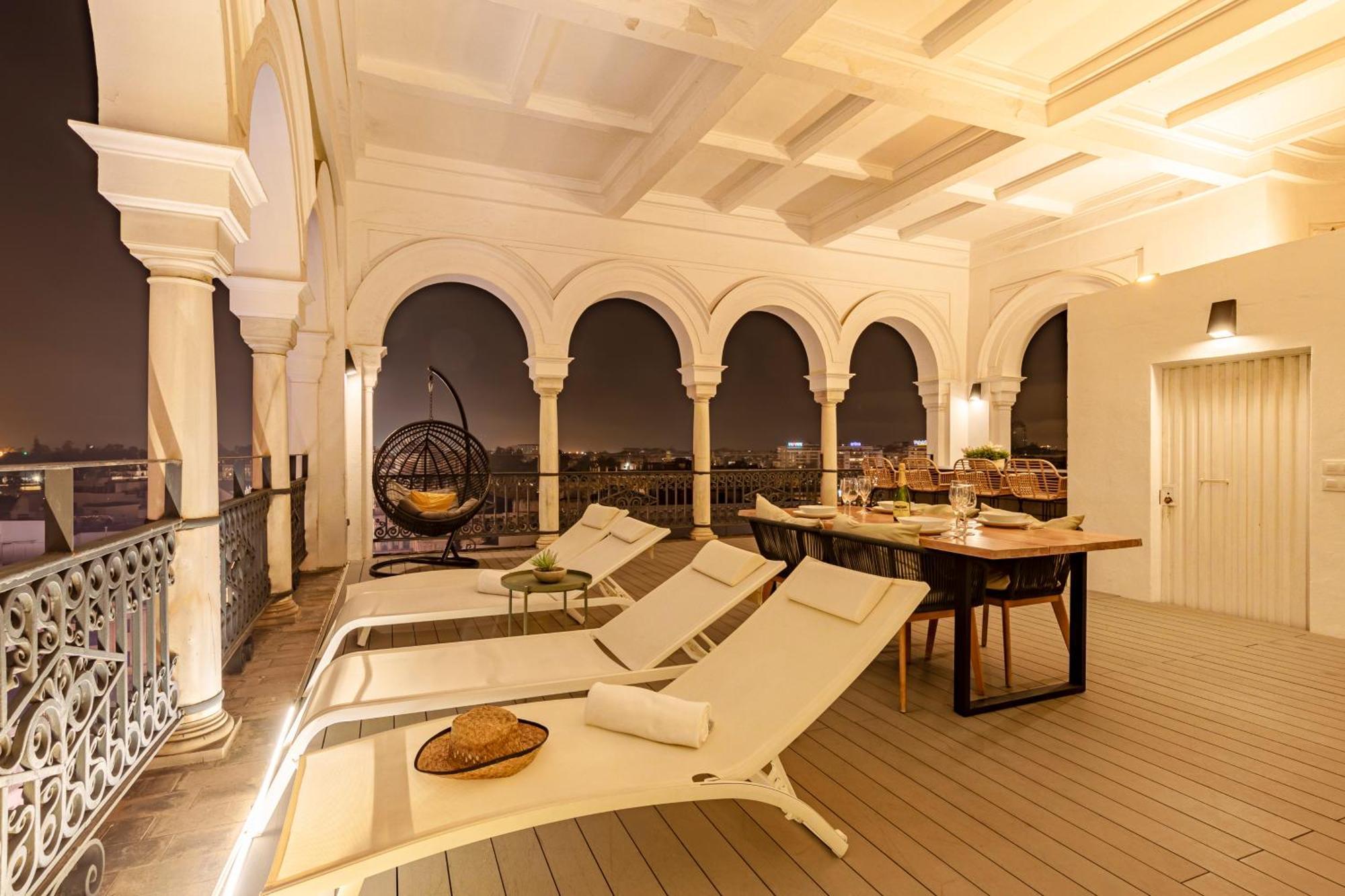 Isg Apartments The Most Exclusive Apartment In Sevillaparking ภายนอก รูปภาพ