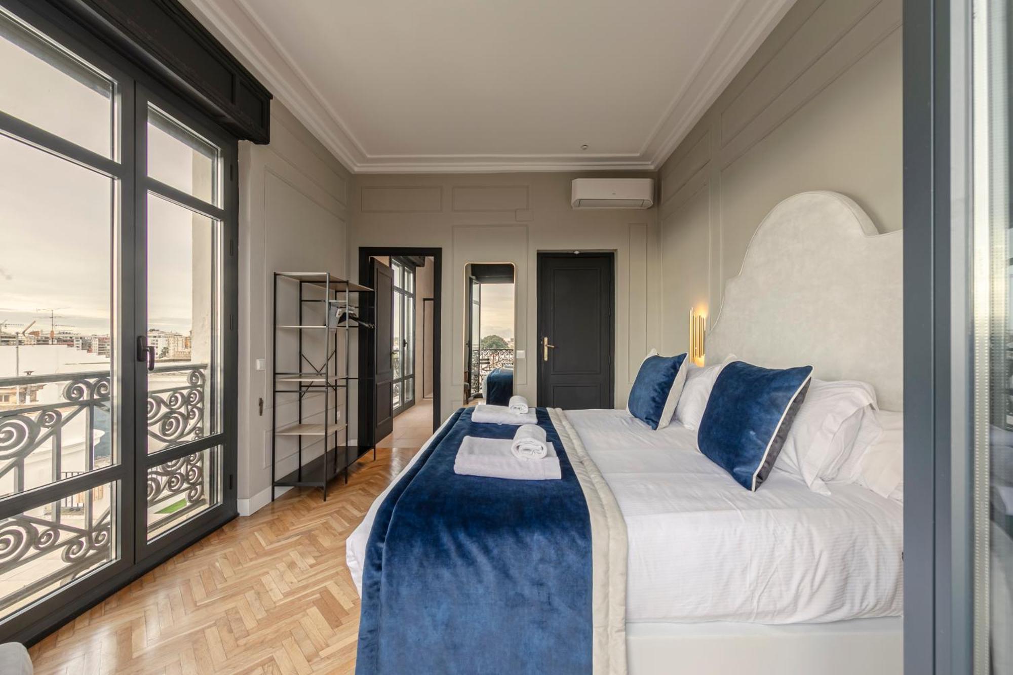 Isg Apartments The Most Exclusive Apartment In Sevillaparking ภายนอก รูปภาพ