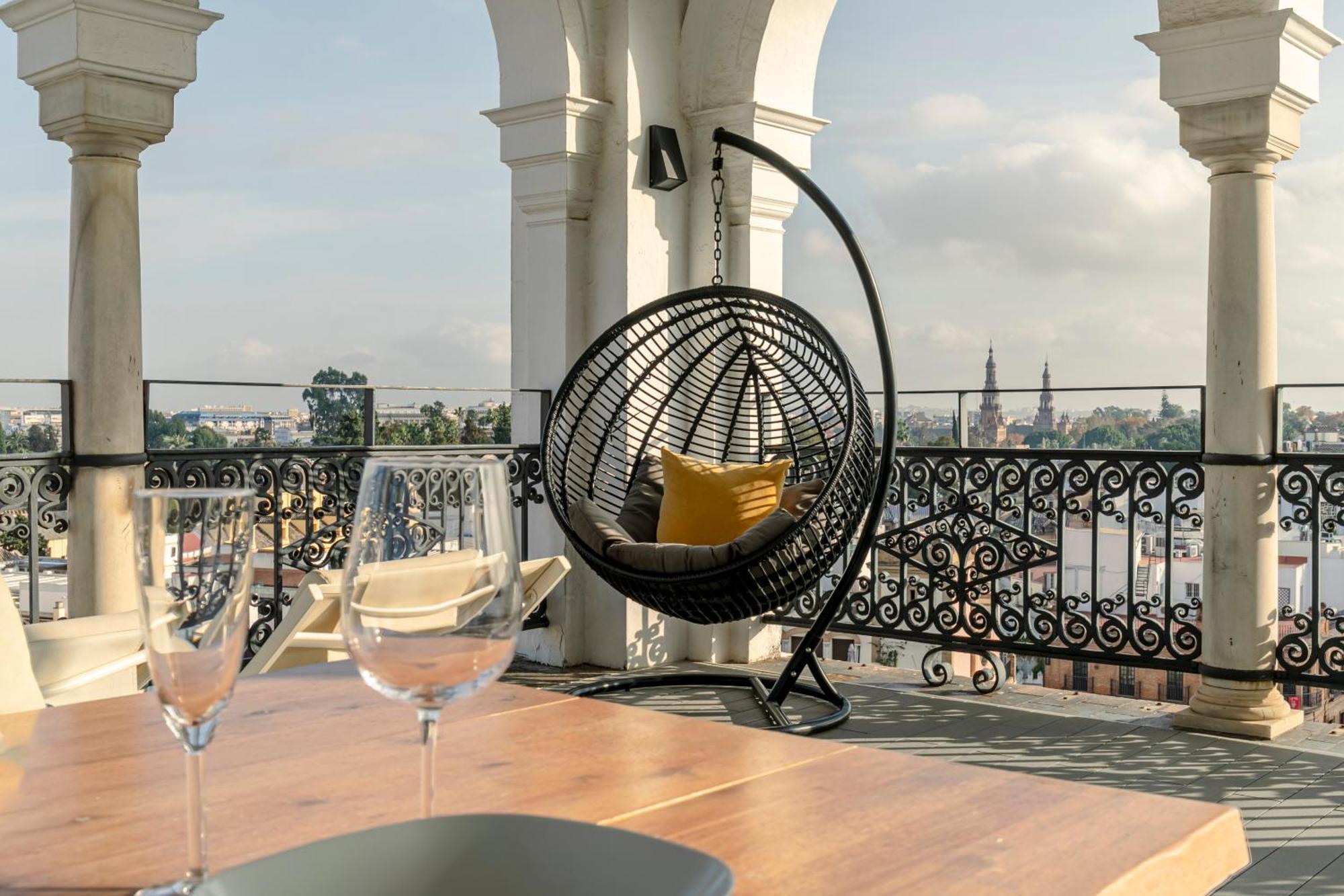 Isg Apartments The Most Exclusive Apartment In Sevillaparking ภายนอก รูปภาพ